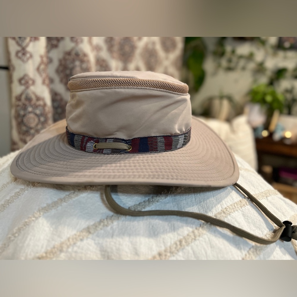 Conner hats size large